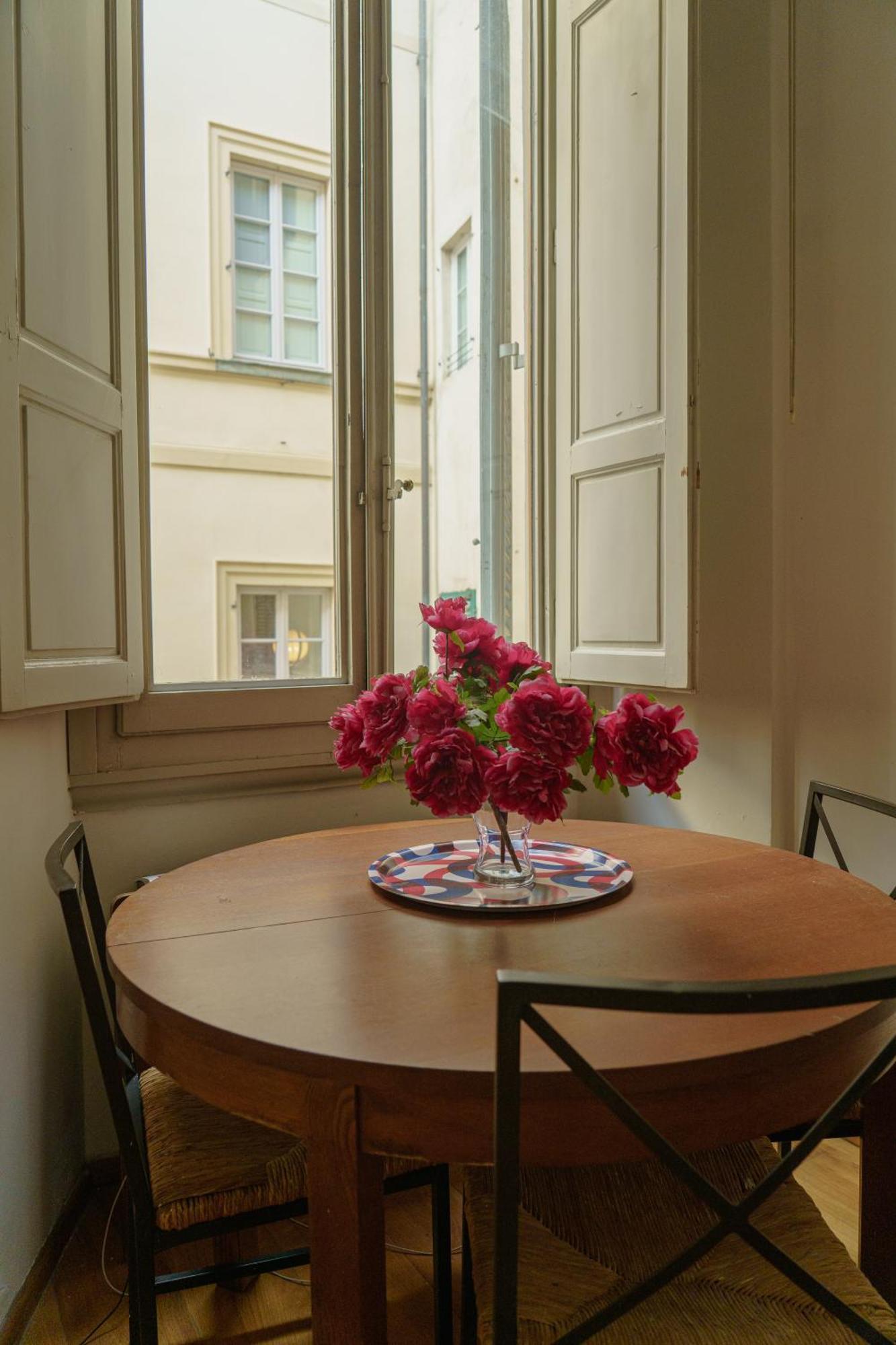Nice One Bedroom In Historical Building Florens Exteriör bild